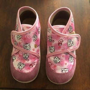 Little girls slippers with leather padded insoles